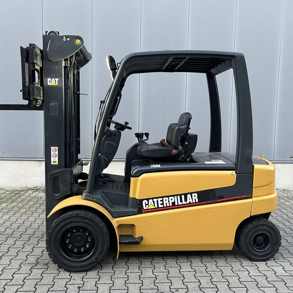 Caterpillar EP50 - Elektrostapler: das Bild 4 Caterpillar EP50 - Elektrostapler: das Bild 4