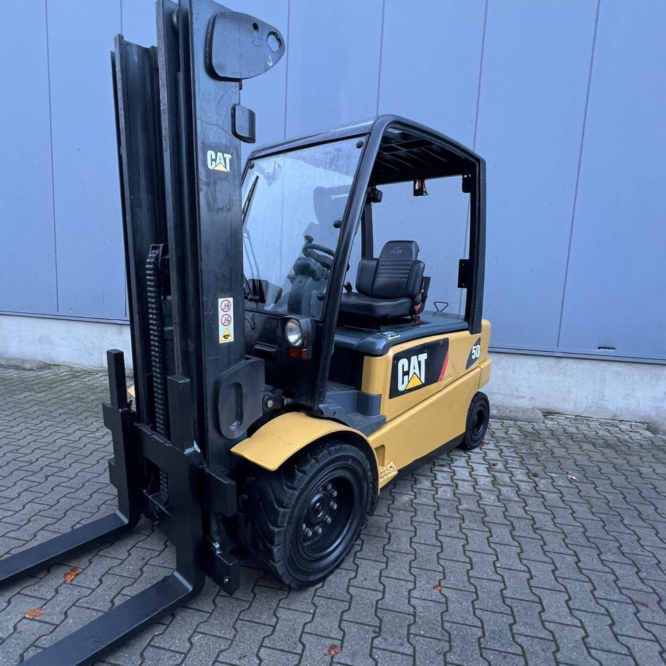 Caterpillar EP50 - Elektrostapler: das Bild 1 Caterpillar EP50 - Elektrostapler: das Bild 1