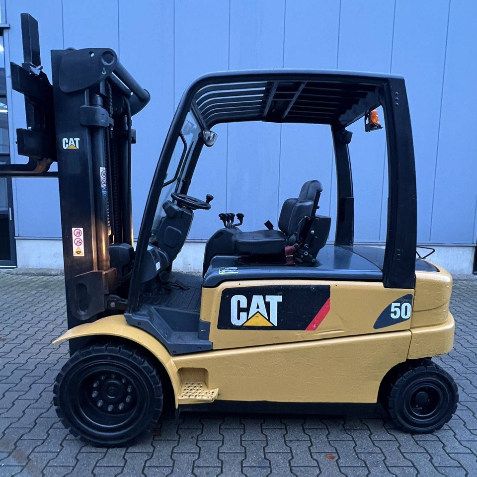 Caterpillar EP50 - Elektrostapler: das Bild 2 Caterpillar EP50 - Elektrostapler: das Bild 2