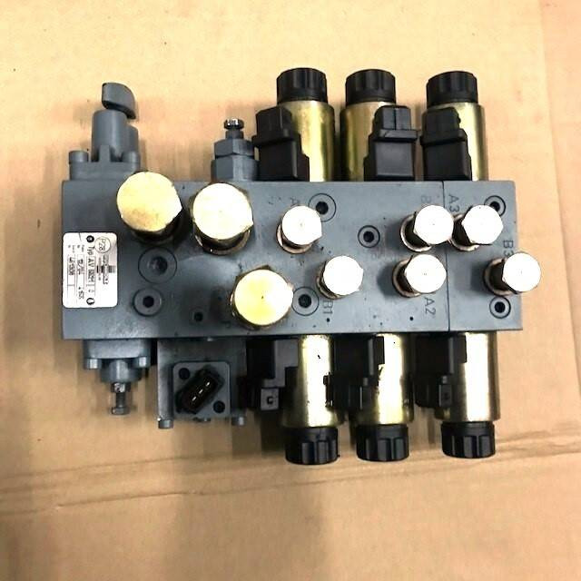 Hydraulic block for Caterpillar - Hydraulik ventil für Flurförderzeug: das Bild 2 Hydraulic block for Caterpillar - Hydraulik ventil für Flurförderzeug: das Bild 2