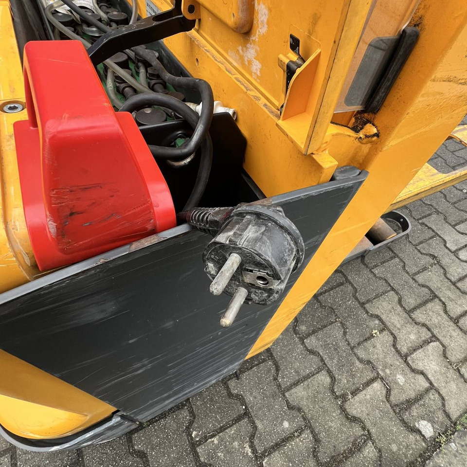 Hochhubwagen Jungheinrich EJC112: das Bild 10