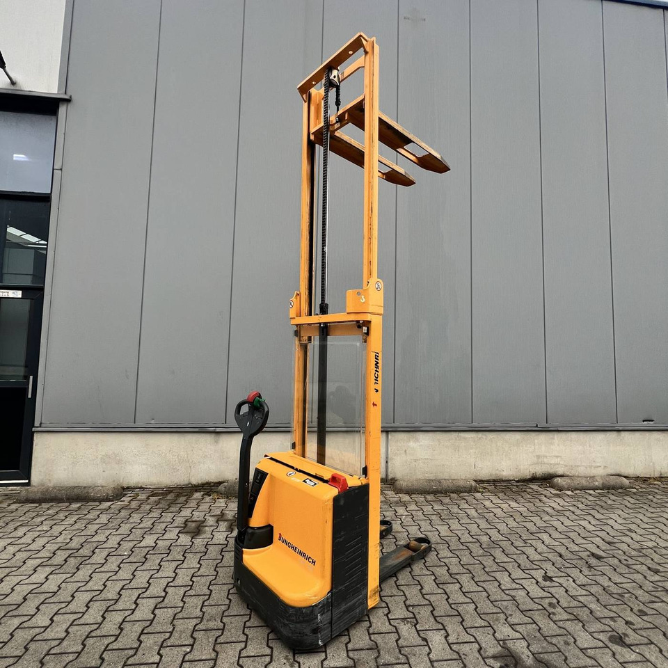 Hochhubwagen Jungheinrich EJC112: das Bild 14