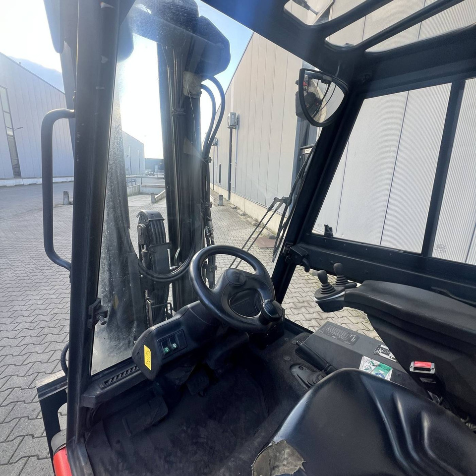 Linde E30 (336-02) - Elektrostapler: das Bild 5 Linde E30 (336-02) - Elektrostapler: das Bild 5