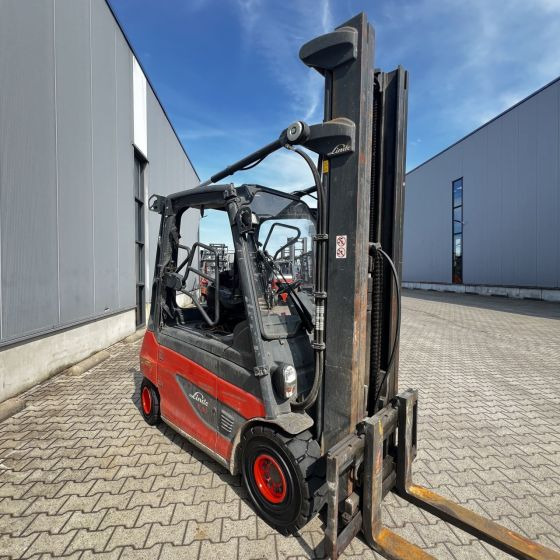 Linde E30 (387) - Elektrostapler: das Bild 2 Linde E30 (387) - Elektrostapler: das Bild 2