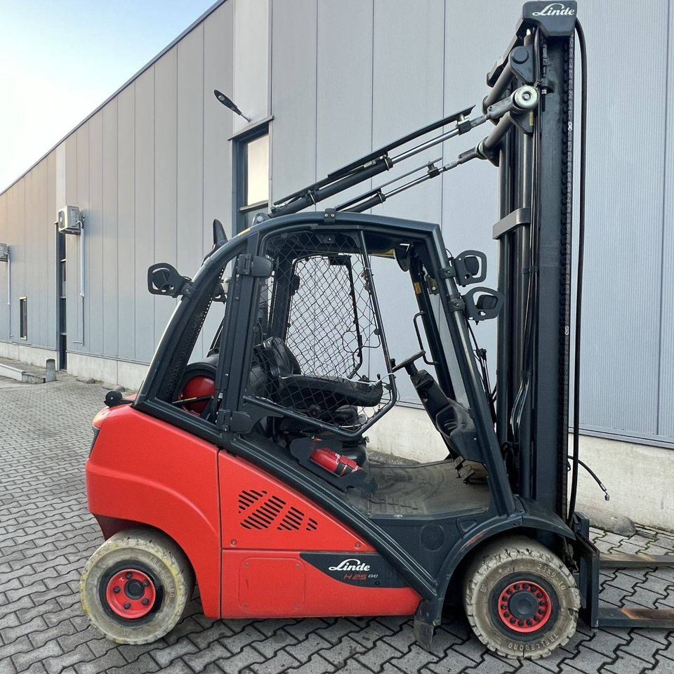 Linde H25T-02 (392) EVO - Treibgasstapler: das Bild 2 Linde H25T-02 (392) EVO - Treibgasstapler: das Bild 2