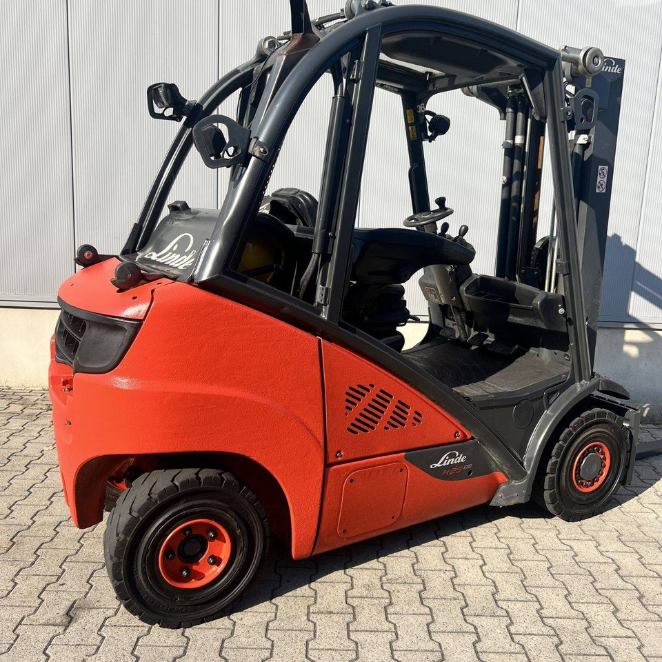 Linde H25T (392) EVO - Treibgasstapler: das Bild 2 Linde H25T (392) EVO - Treibgasstapler: das Bild 2
