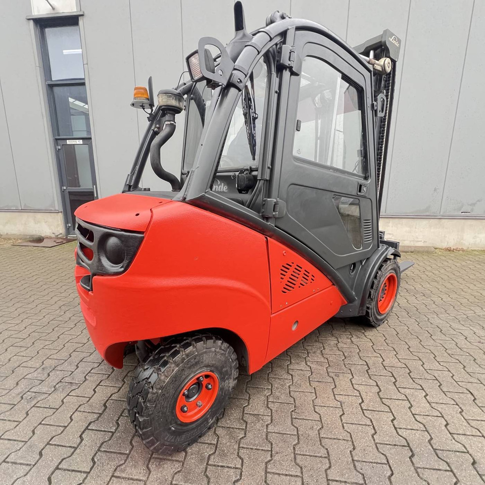 Linde H30D (393) - Dieselstapler: das Bild 2 Linde H30D (393) - Dieselstapler: das Bild 2