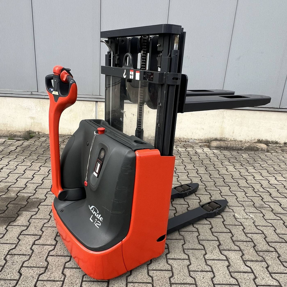 Linde L12 (1172) - Hochhubwagen: das Bild 2 Linde L12 (1172) - Hochhubwagen: das Bild 2