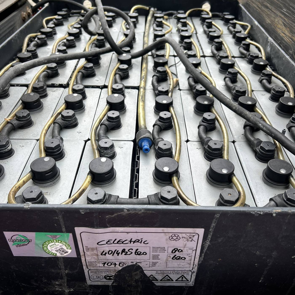 Linde P250 SWB (127) - Schleppfahrzeug: das Bild 5 Linde P250 SWB (127) - Schleppfahrzeug: das Bild 5