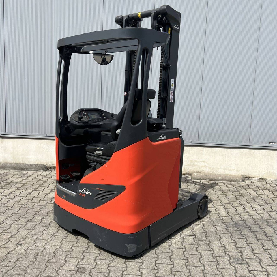 Linde R12B (1120) - Schubmaststapler: das Bild 1 Linde R12B (1120) - Schubmaststapler: das Bild 1