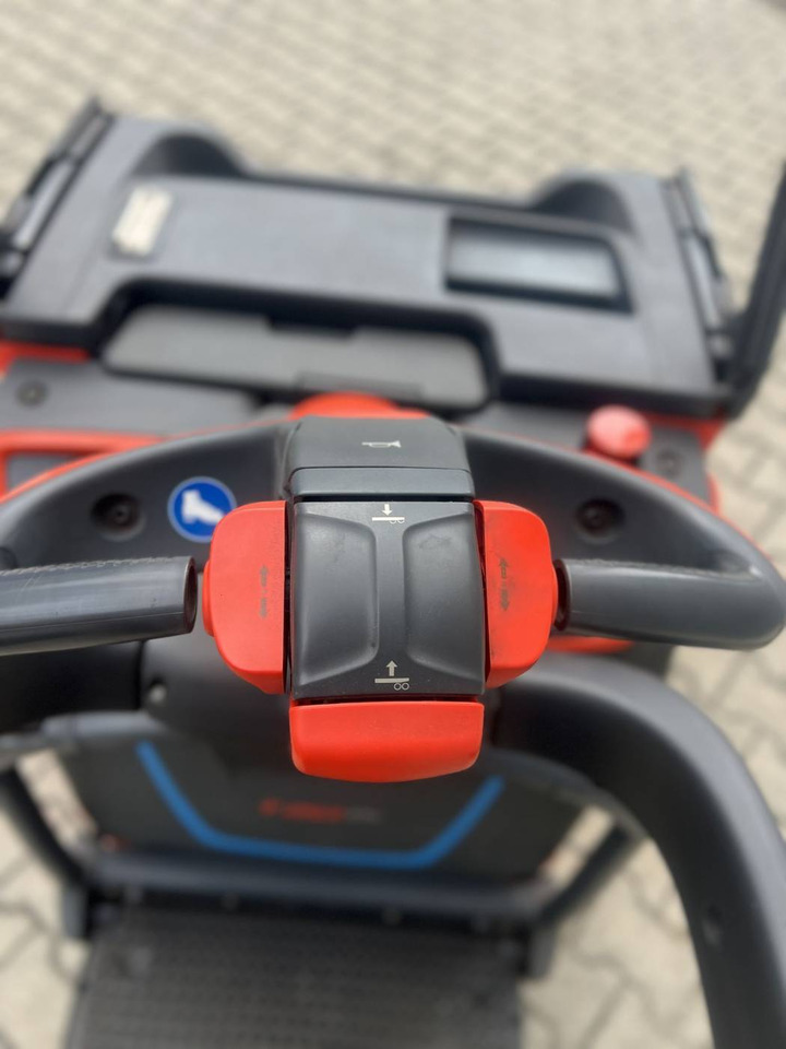 Niederhubwagen Linde T20AP (1153) Li-On: das Bild 12 Niederhubwagen Linde T20AP (1153) Li-On: das Bild 12