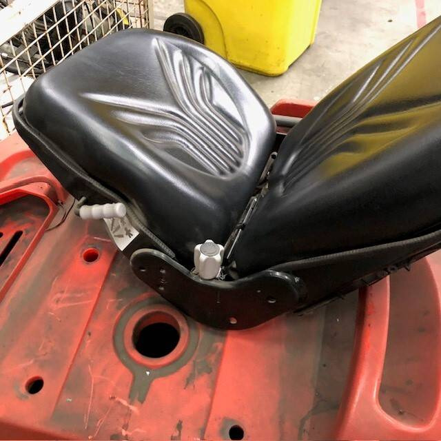 Seat for Linde P60, Series 126 - Sitz für Flurförderzeug: das Bild 5 Seat for Linde P60, Series 126 - Sitz für Flurförderzeug: das Bild 5