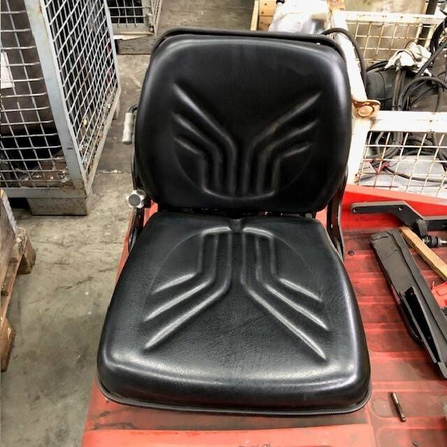 Seat for Linde P60, Series 126 - Sitz für Flurförderzeug: das Bild 1 Seat for Linde P60, Series 126 - Sitz für Flurförderzeug: das Bild 1
