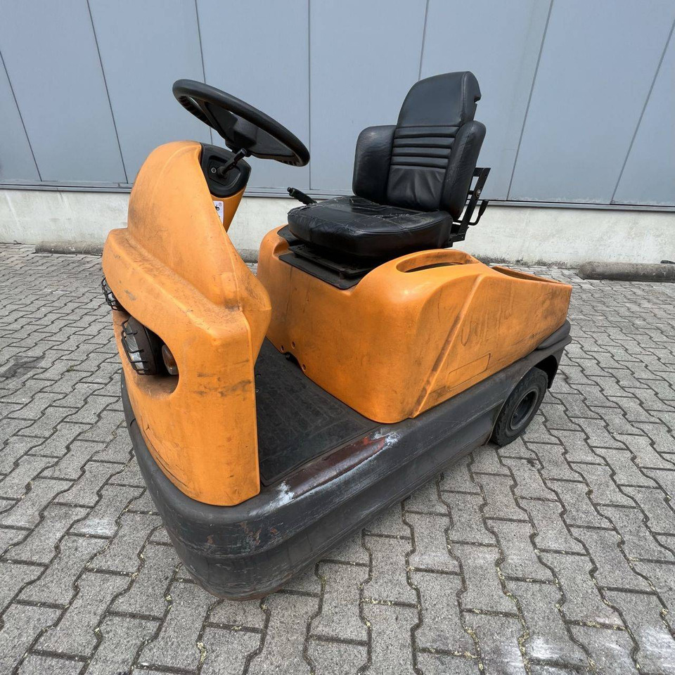 Still R06 (126) - Schleppfahrzeug: das Bild 1 Still R06 (126) - Schleppfahrzeug: das Bild 1