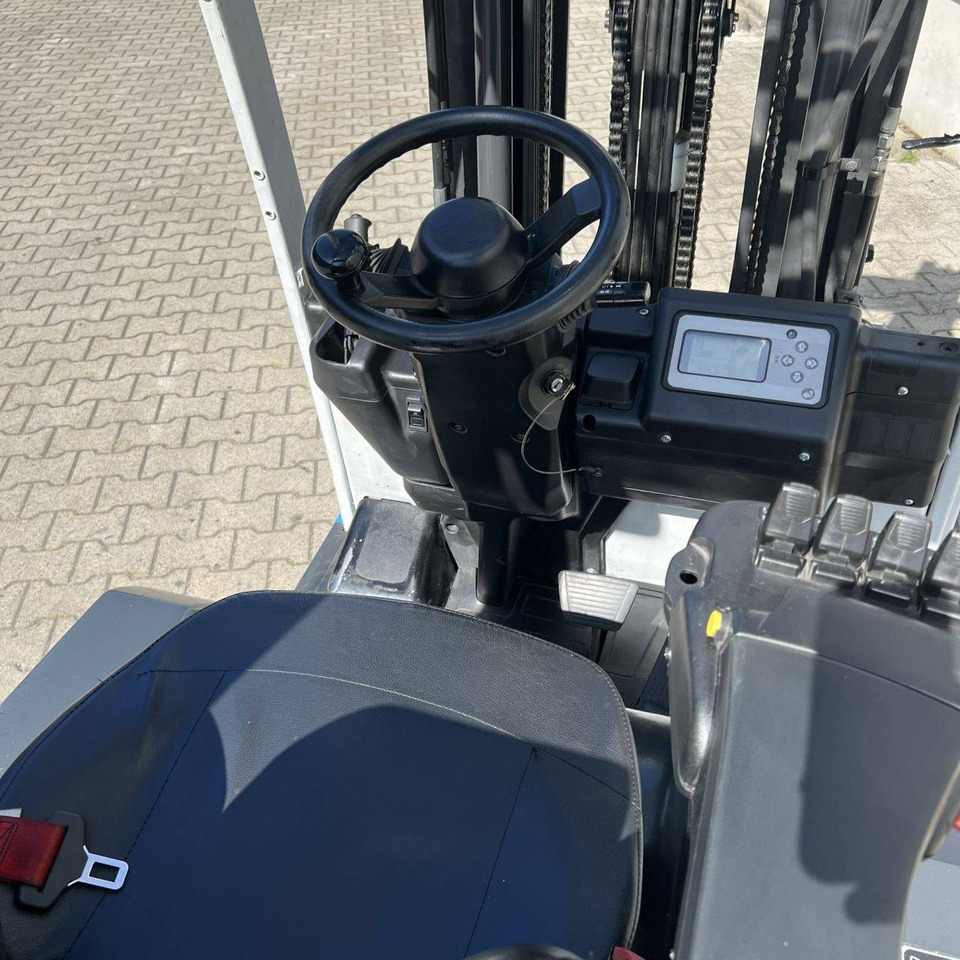 Unicarriers AG1N1L16Q - Elektrostapler: das Bild 5 Unicarriers AG1N1L16Q - Elektrostapler: das Bild 5