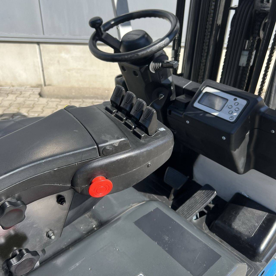 Unicarriers AG1N1L16Q - Elektrostapler: das Bild 4 Unicarriers AG1N1L16Q - Elektrostapler: das Bild 4