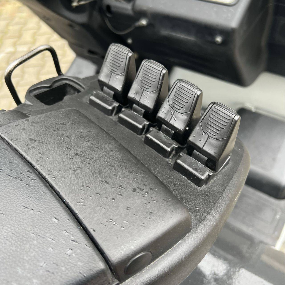Unicarriers ET16 (AG1N12L16Q) - Elektrostapler: das Bild 5 Unicarriers ET16 (AG1N12L16Q) - Elektrostapler: das Bild 5