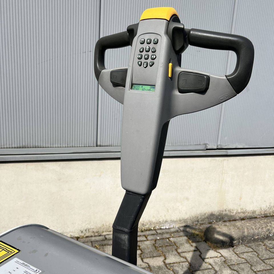 Unicarriers PLL180 - Niederhubwagen: das Bild 4 Unicarriers PLL180 - Niederhubwagen: das Bild 4