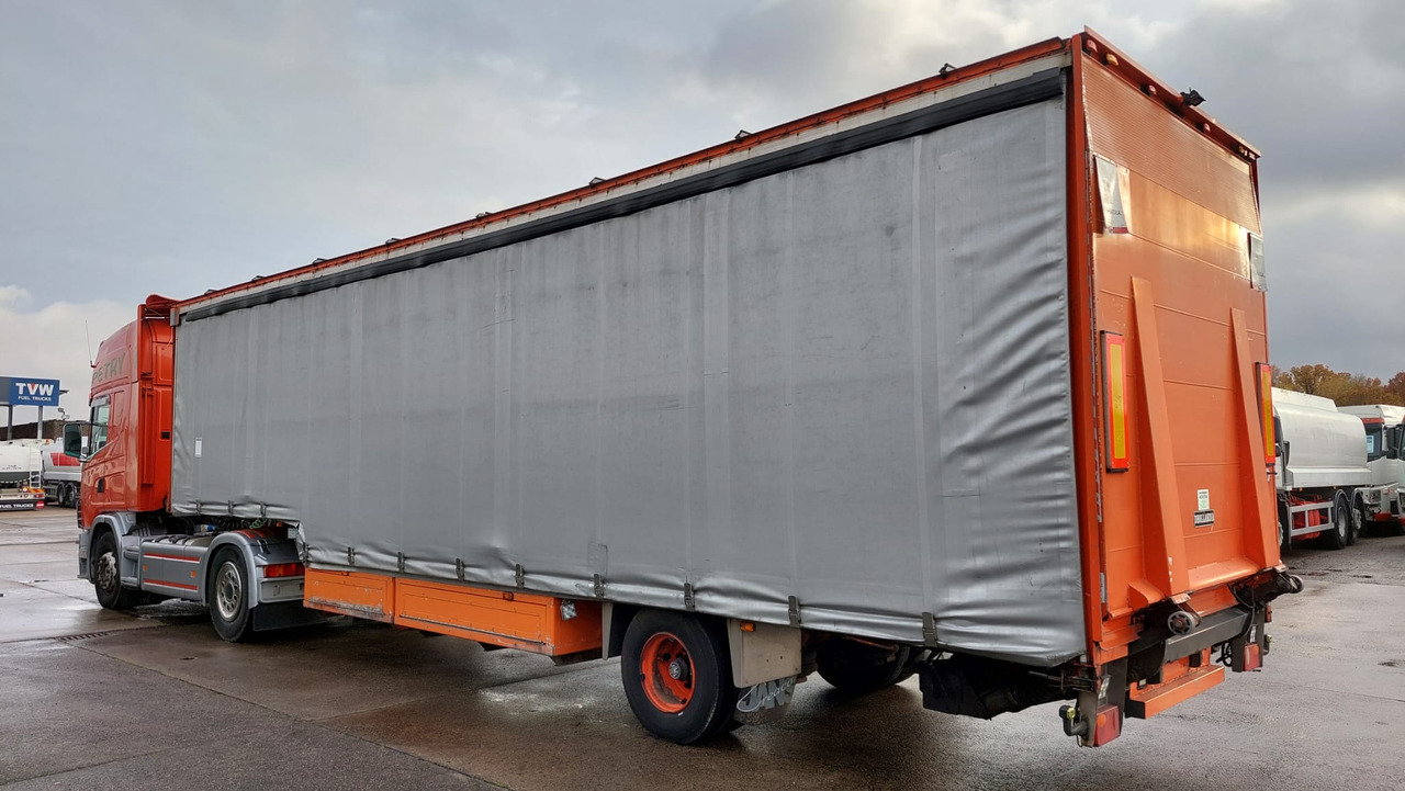 Sattelzugmaschine SCANIA: das Bild 9