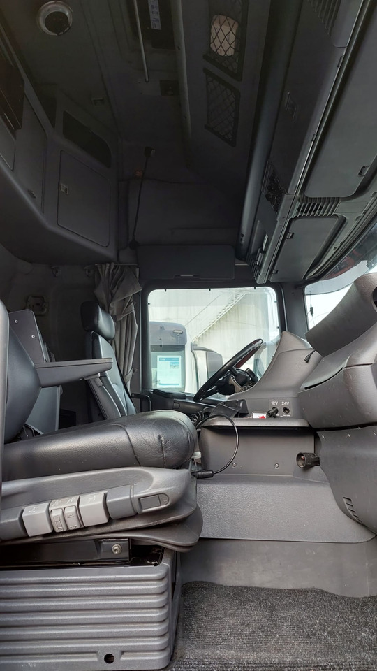 Sattelzugmaschine SCANIA: das Bild 11