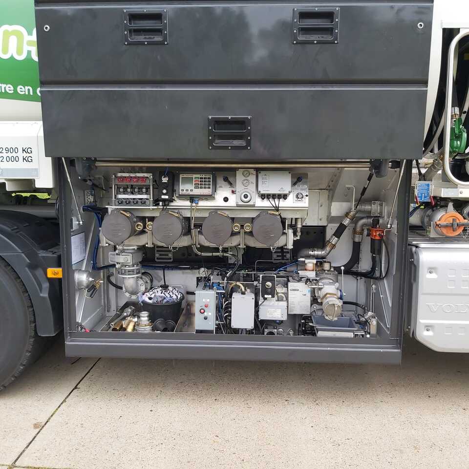Tankwagen VOLVO FM430HP: das Bild 13