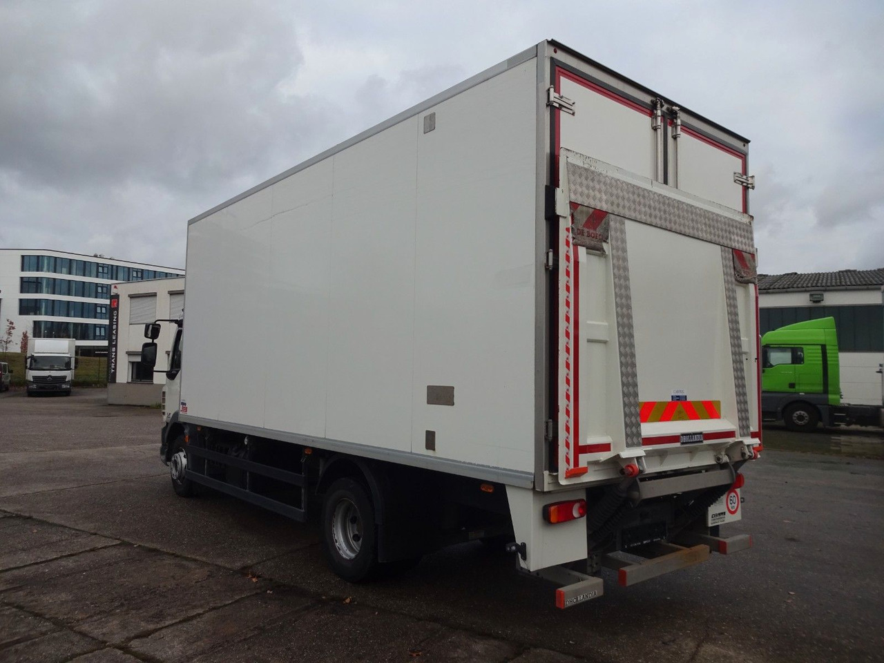 DAF LF 220, 16 T, LBW, Türen, Klima, Automat, Kamera - Kühlkoffer LKW: das Bild 5 DAF LF 220, 16 T, LBW, Türen, Klima, Automat, Kamera - Kühlkoffer LKW: das Bild 5