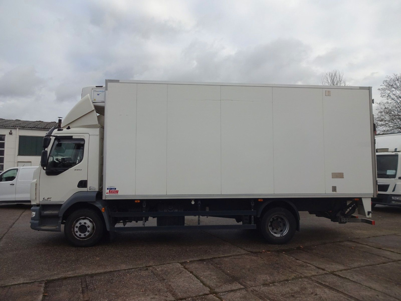 DAF LF 220, 16 T, LBW, Türen, Klima, Automat, Kamera - Koffer LKW: das Bild 4 DAF LF 220, 16 T, LBW, Türen, Klima, Automat, Kamera - Koffer LKW: das Bild 4