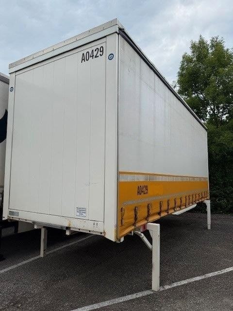 Krone 2 x WB 7,82 Jumbo, Hubdach, Edscha + Anh. Tandem - Planenaufbau: das Bild 1 Krone 2 x WB 7,82 Jumbo, Hubdach, Edscha + Anh. Tandem - Planenaufbau: das Bild 1