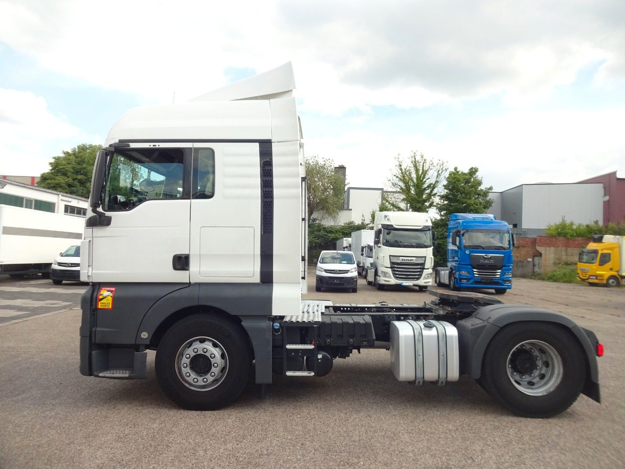 MAN 10 x TGX 18.470, XLX, Intarder, ACC, 2 Tank - Sattelzugmaschine: das Bild 5 MAN 10 x TGX 18.470, XLX, Intarder, ACC, 2 Tank - Sattelzugmaschine: das Bild 5