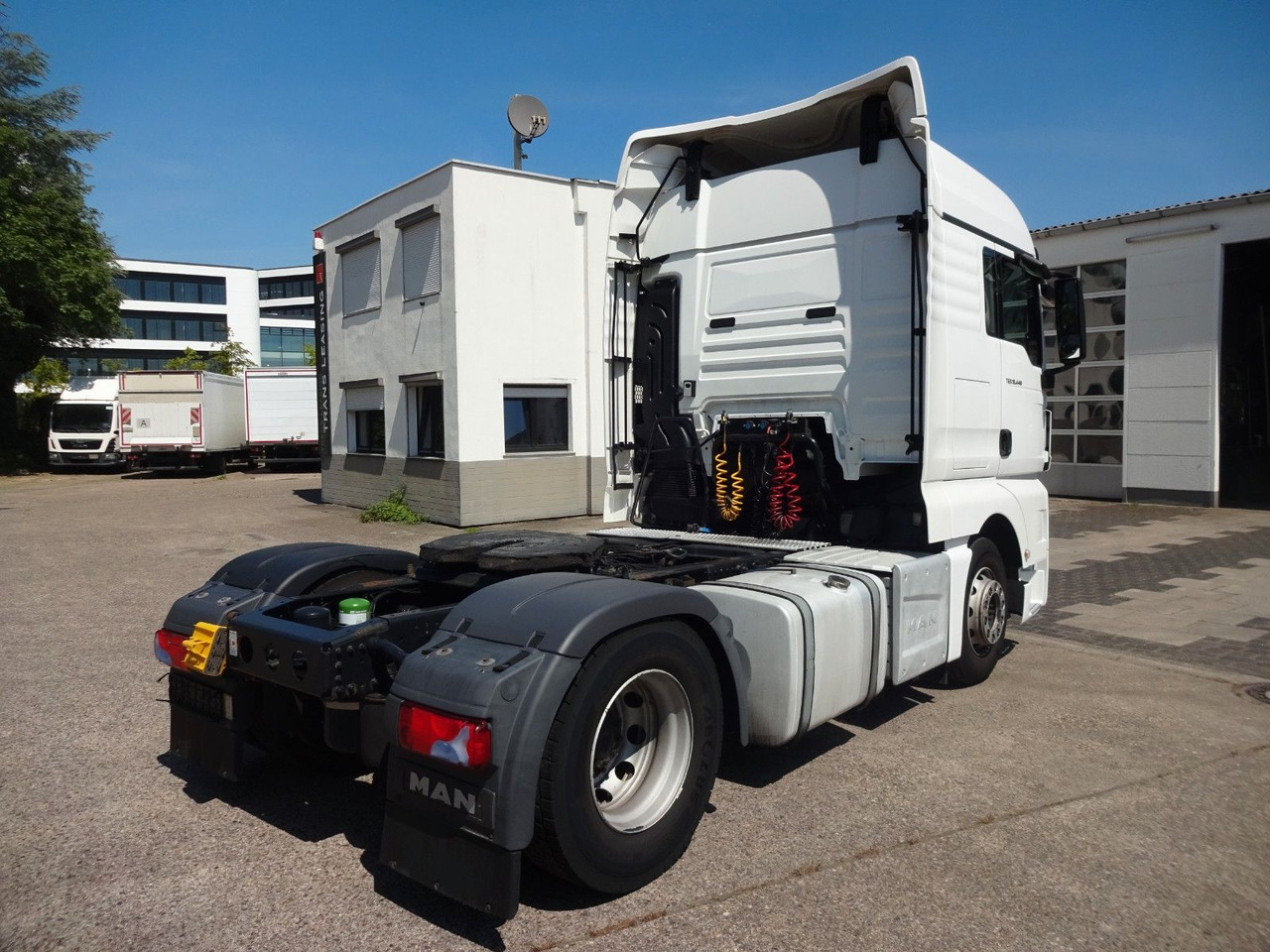 MAN TGX 18.440, XLX, Intarder, 2xTanks, ACC, Navi - Sattelzugmaschine: das Bild 5 MAN TGX 18.440, XLX, Intarder, 2xTanks, ACC, Navi - Sattelzugmaschine: das Bild 5