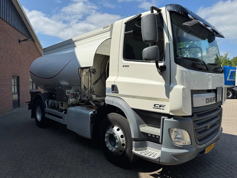 DAF CF 290 12.000 Fuel Diesel/Benzin Alle keuringen! Top conditie - Tankwagen: das Bild 2 DAF CF 290 12.000 Fuel Diesel/Benzin Alle keuringen! Top conditie - Tankwagen: das Bild 2