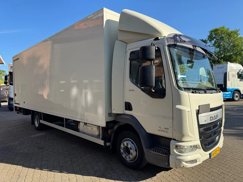 DAF LF 210 12T Airco 7.3M Koffer LBW 449.300KM NL Truck - Koffer LKW: das Bild 2 DAF LF 210 12T Airco 7.3M Koffer LBW 449.300KM NL Truck - Koffer LKW: das Bild 2