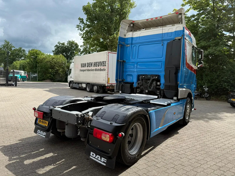 DAF XF 440 XF 440 FT Space Cab Special Interior NL Truck - Sattelzugmaschine: das Bild 4 DAF XF 440 XF 440 FT Space Cab Special Interior NL Truck - Sattelzugmaschine: das Bild 4