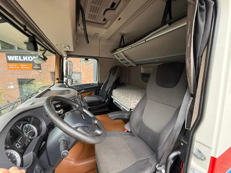 Sattelzugmaschine DAF XF 440 XF 440 FT Space Cab Special Interior NL Truck: das Bild 6