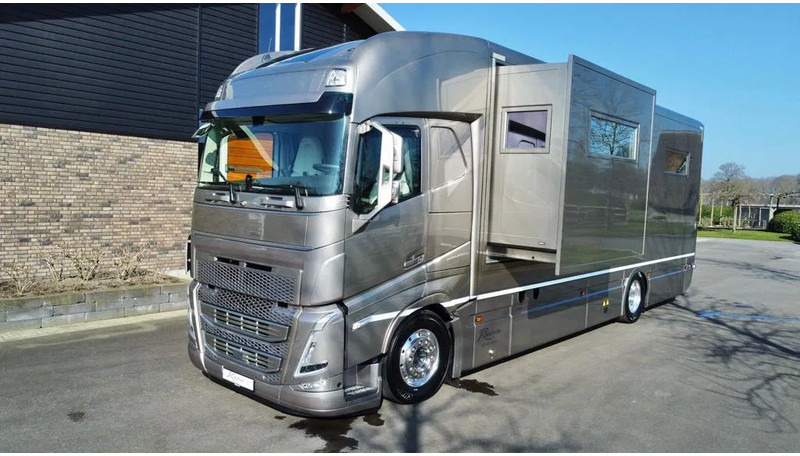 Volvo Motorhome Pop-out - Garage - 4.780KM - New condition FH 540 - Wohnmobil: das Bild 2 Volvo Motorhome Pop-out - Garage - 4.780KM - New condition FH 540 - Wohnmobil: das Bild 2