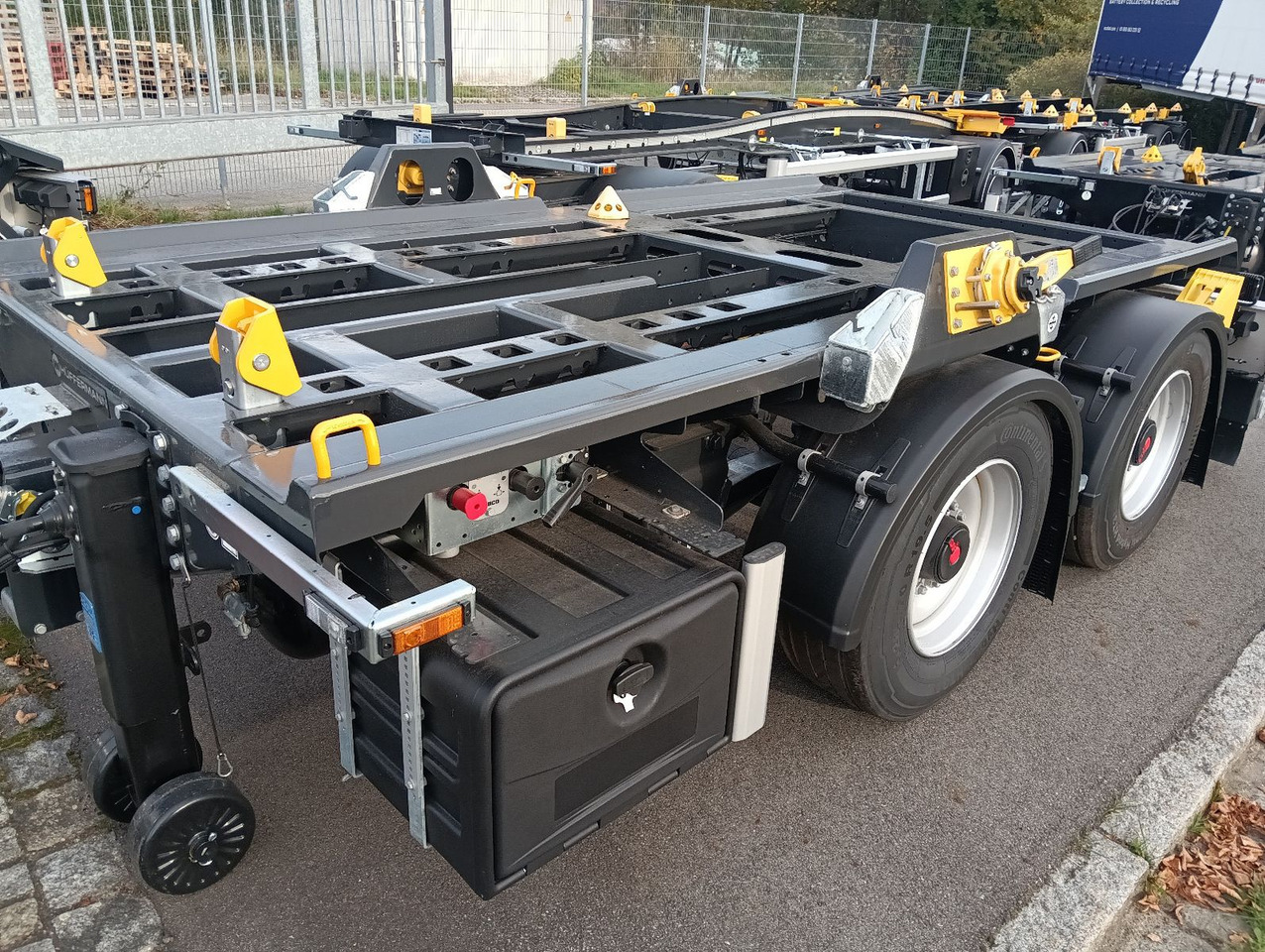 Hüffermann 2-A-MINI-CARRIER SAFETYFIX VERZINKT NEU TOP-PREI - Abrollanhänger/ Absetzanhänger: das Bild 1 Hüffermann 2-A-MINI-CARRIER SAFETYFIX VERZINKT NEU TOP-PREI - Abrollanhänger/ Absetzanhänger: das Bild 1