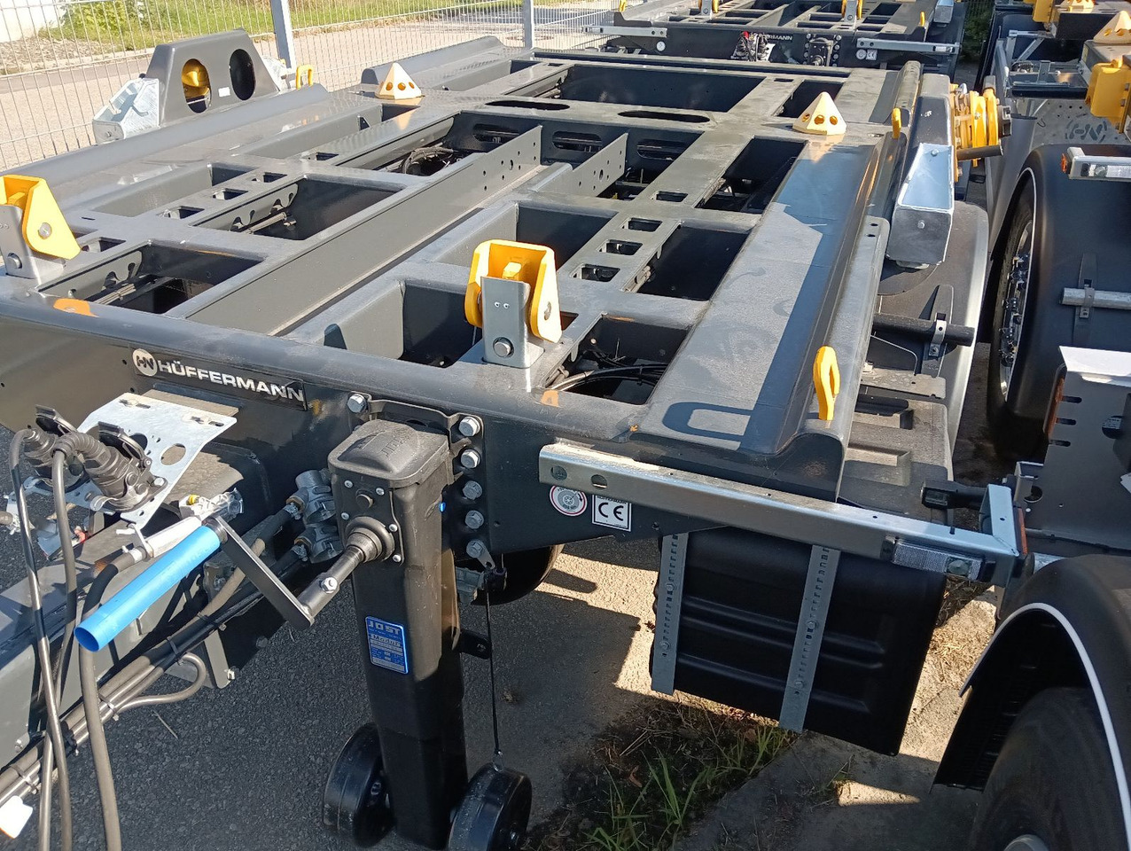 Hüffermann 2-A-MINI-CARRIER SAFETYFIX VERZINKT NEU TOP-PREI - Abrollanhänger/ Absetzanhänger: das Bild 4 Hüffermann 2-A-MINI-CARRIER SAFETYFIX VERZINKT NEU TOP-PREI - Abrollanhänger/ Absetzanhänger: das Bild 4