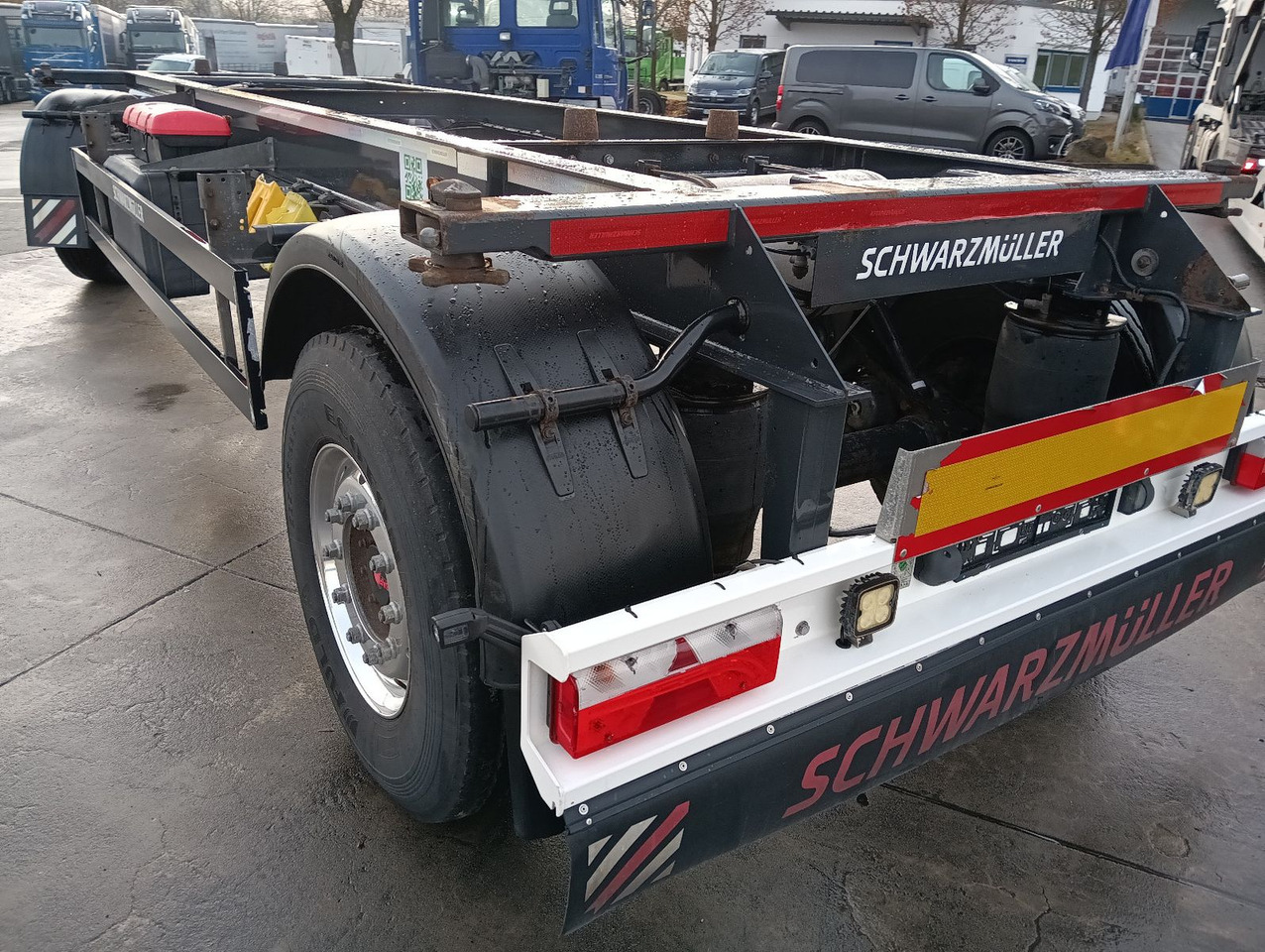 Schwarzmüller 2-A BDF 1,22/1,32 ALCOA Alufelgen ADR 120tkm TÜV Schwarzmüller 2-A BDF 1,22/1,32 ALCOA Alufelgen ADR 120tkm TÜV - Container/ Wechselfahrgestell Anhänger: das Bild 3 Schwarzmüller 2-A BDF 1,22/1,32 ALCOA Alufelgen ADR 120tkm TÜV Schwarzmüller 2-A BDF 1,22/1,32 ALCOA Alufelgen ADR 120tkm TÜV - Container/ Wechselfahrgestell Anhänger: das Bild 3