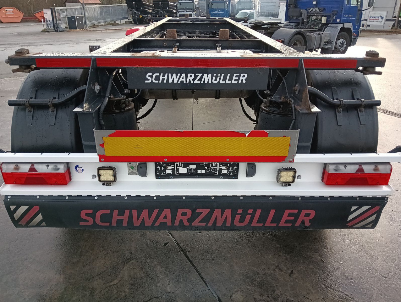 Schwarzmüller 2-A BDF 1,22/1,32 ALCOA Alufelgen ADR 120tkm TÜV Schwarzmüller 2-A BDF 1,22/1,32 ALCOA Alufelgen ADR 120tkm TÜV - Container/ Wechselfahrgestell Anhänger: das Bild 1 Schwarzmüller 2-A BDF 1,22/1,32 ALCOA Alufelgen ADR 120tkm TÜV Schwarzmüller 2-A BDF 1,22/1,32 ALCOA Alufelgen ADR 120tkm TÜV - Container/ Wechselfahrgestell Anhänger: das Bild 1