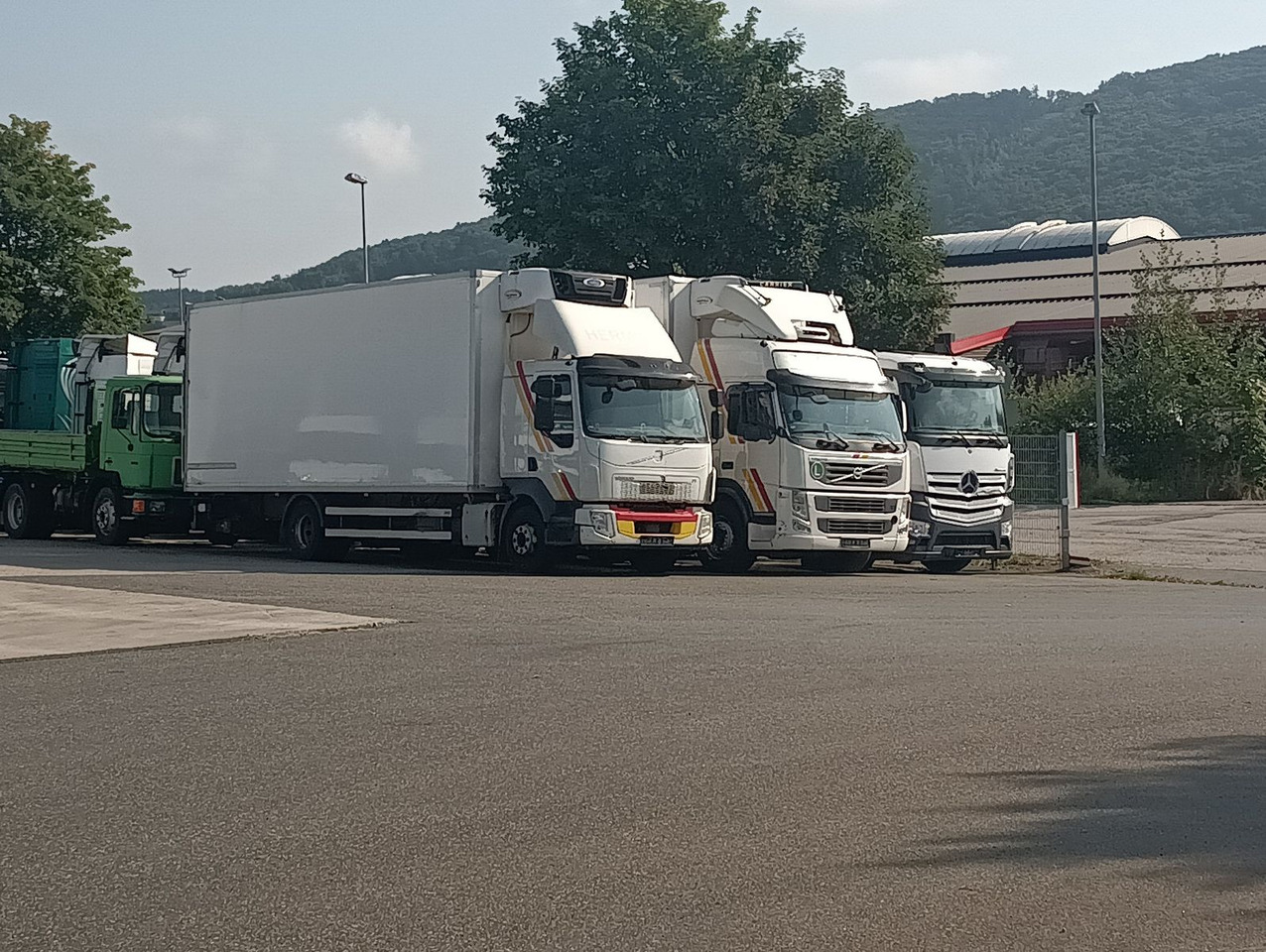 Volvo FM13-460 EEV 6x2R CarrierSupra550 7,3m LBW1.5t - Kühlkoffer LKW: das Bild 4 Volvo FM13-460 EEV 6x2R CarrierSupra550 7,3m LBW1.5t - Kühlkoffer LKW: das Bild 4