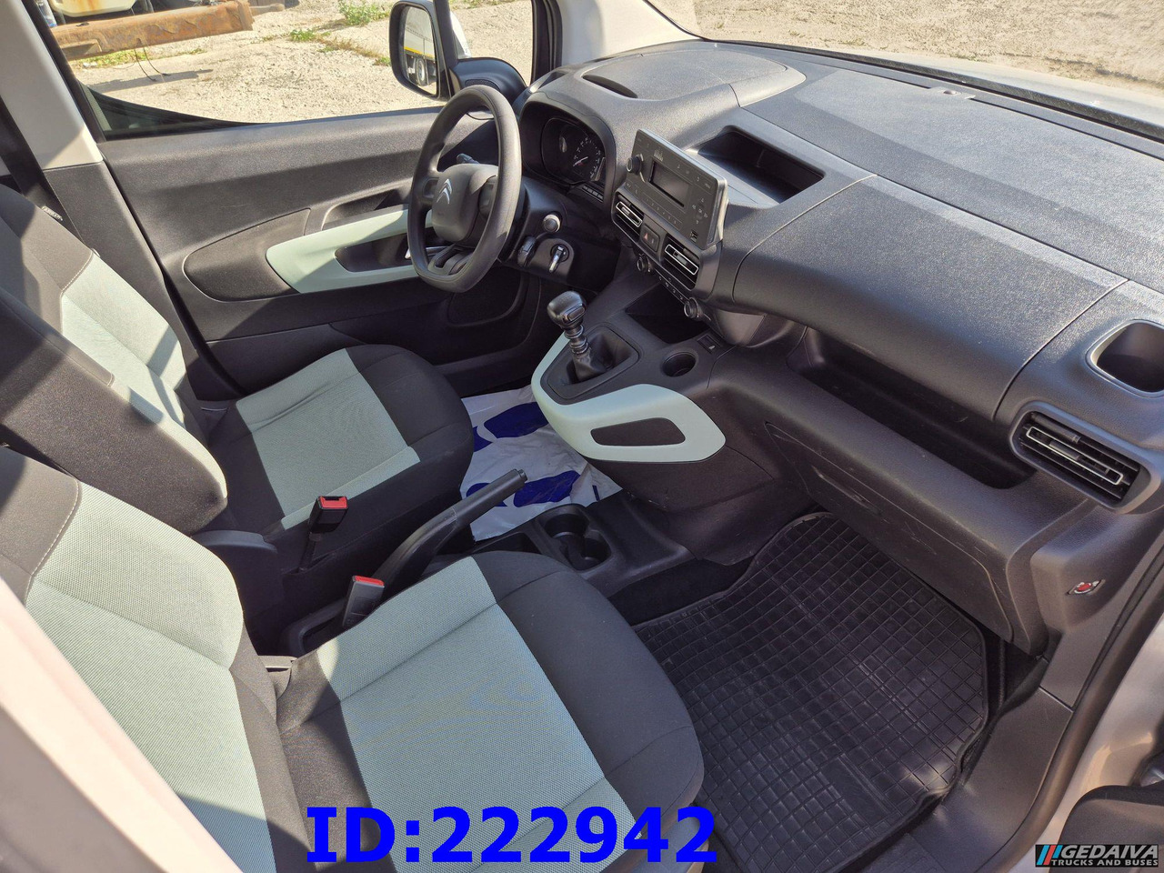 Personentransporter CITROEN Berlingo: das Bild 22