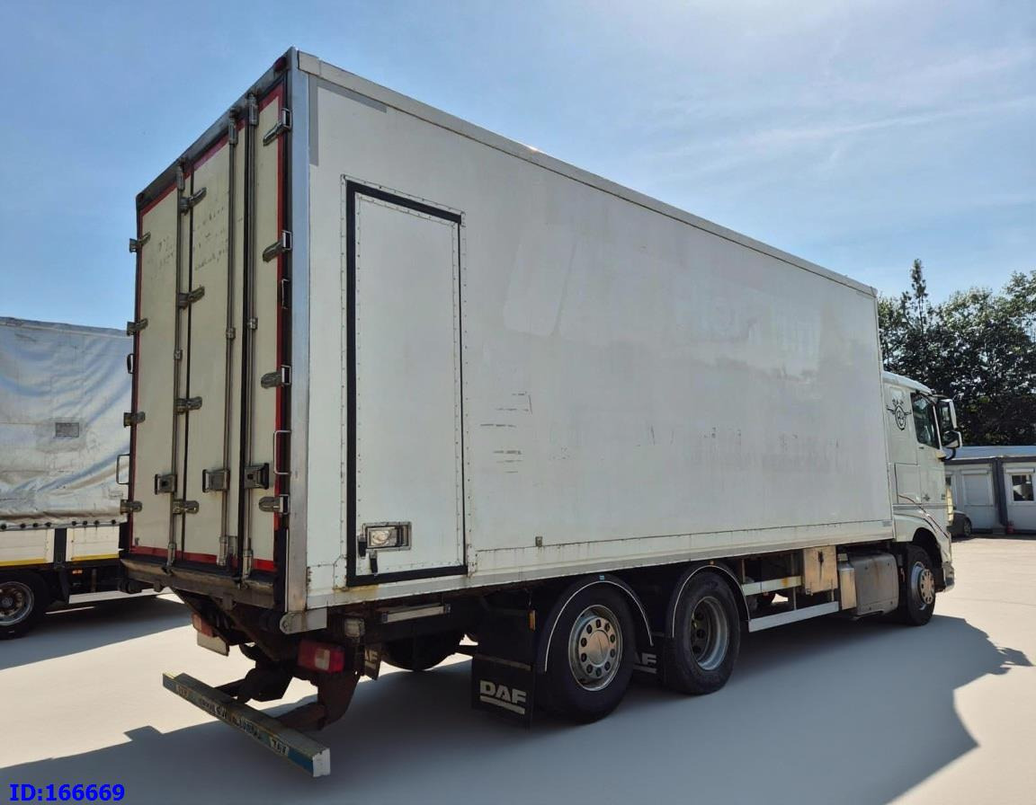 DAF XF 106.460 FAR 6X2 Euro6 - Kühlkoffer LKW: das Bild 5 DAF XF 106.460 FAR 6X2 Euro6 - Kühlkoffer LKW: das Bild 5