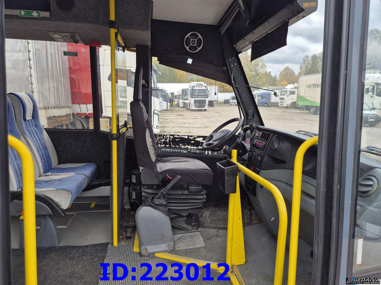 Reisebus IVECO Daily 50C18 - 23-seater: das Bild 8