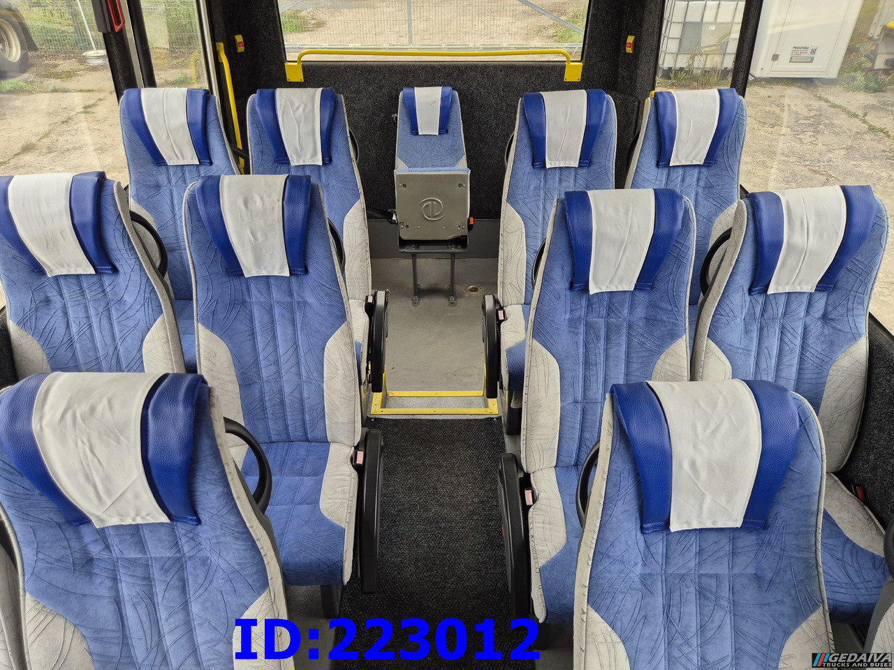 Reisebus IVECO Daily 50C18 - 23-seater: das Bild 18