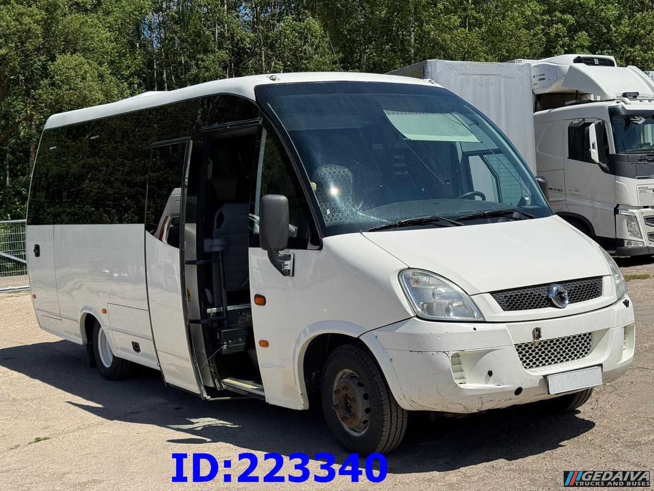 IVECO Wing Euro5 25 places - Reisebus: das Bild 2 IVECO Wing Euro5 25 places - Reisebus: das Bild 2