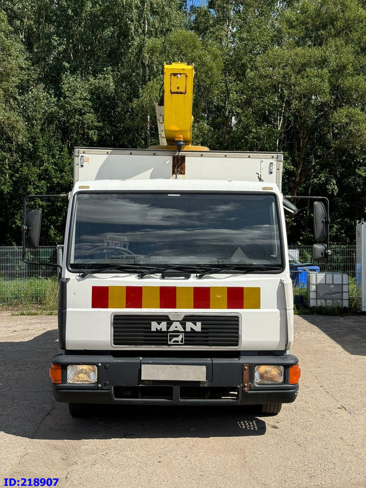 MAN LE 220C + Sky King 179TV - LKW mit Arbeitsbühne, Kommunal-/ Sonderfahrzeug: das Bild 2 MAN LE 220C + Sky King 179TV - LKW mit Arbeitsbühne, Kommunal-/ Sonderfahrzeug: das Bild 2