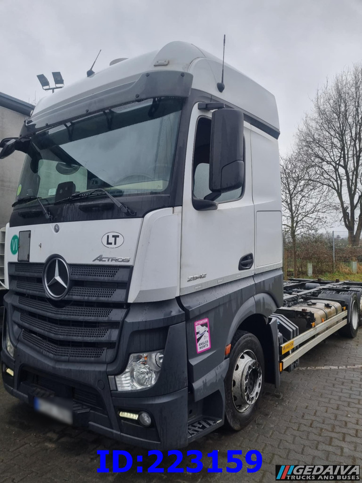MERCEDES-BENZ Actros 2542 BDF 6x2 Euro6 - Fahrgestell LKW: das Bild 2 MERCEDES-BENZ Actros 2542 BDF 6x2 Euro6 - Fahrgestell LKW: das Bild 2