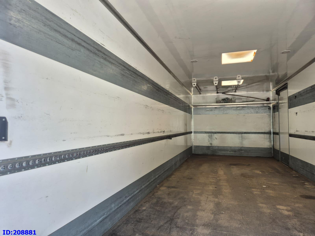 Koffer LKW MERCEDES-BENZ Atego 1224: das Bild 8