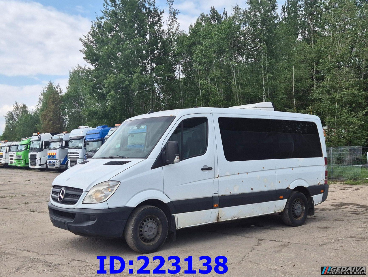 MERCEDES-BENZ Sprinter 213 - Euro5 - Reisebus: das Bild 3 MERCEDES-BENZ Sprinter 213 - Euro5 - Reisebus: das Bild 3