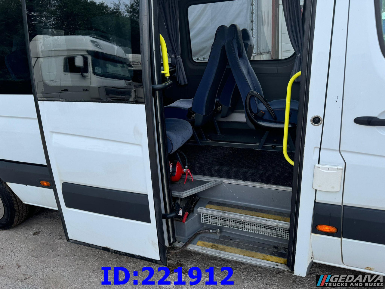 MERCEDES-BENZ Sprinter 518 VIP 17-Place - Reisebus: das Bild 4 MERCEDES-BENZ Sprinter 518 VIP 17-Place - Reisebus: das Bild 4
